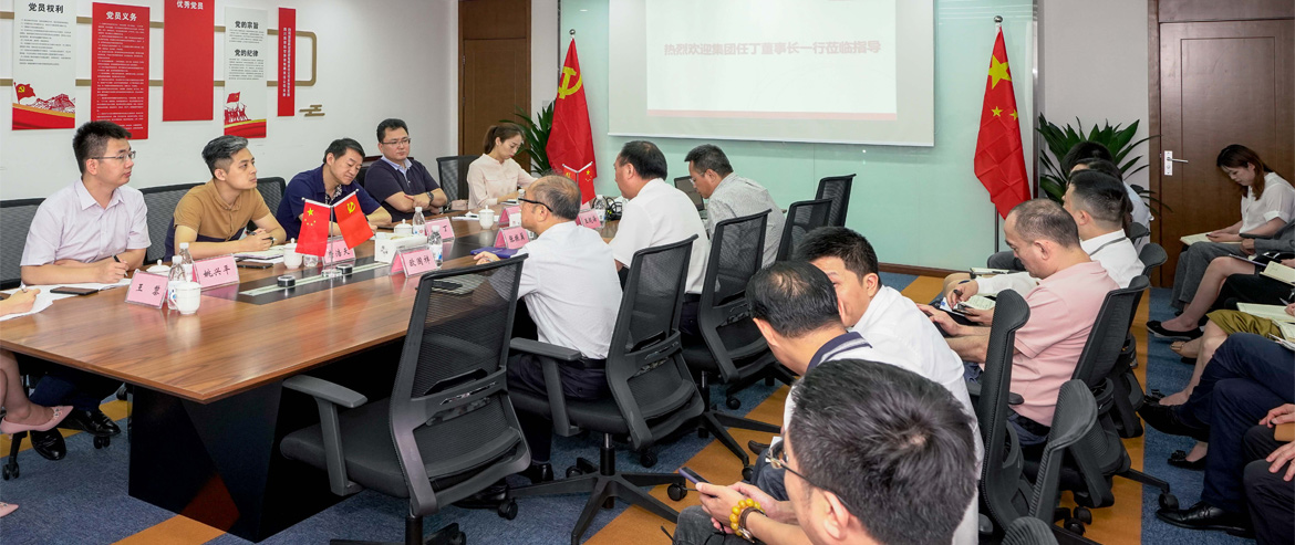 为旅游插上航空“同党”，，，给旅游增添科技“引擎”，，，用立异创立更大价值