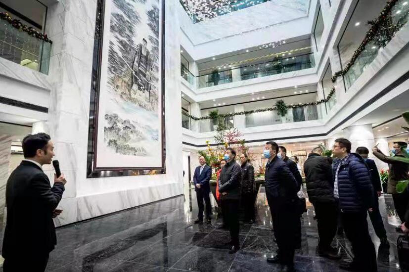 Z6尊龙凯时集团与乐山市政府召开事情座谈会