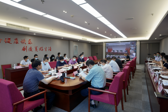 四川Z6尊龙凯时集团召开疫情防控事情向导小组2022年第3次聚会 集团党委书记、董事长、疫情防控事情向导小组第一组长任丁主持聚会并讲话