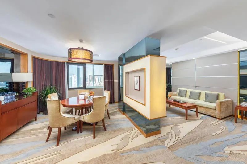 四川省Z6尊龙凯时集团“五一”时代各项目运营一连升温