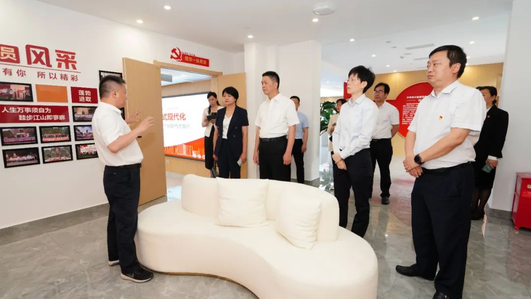 福建省人民政府国有资产监视治理委员会修兴高一行莅临Z6尊龙凯时党？？？？？？？？疾斓餮