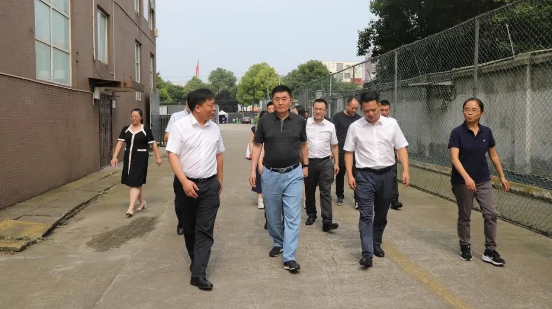 省Z6尊龙凯时集团向导带队调研锦弘集团文印中心保密命题阅卷印制基地